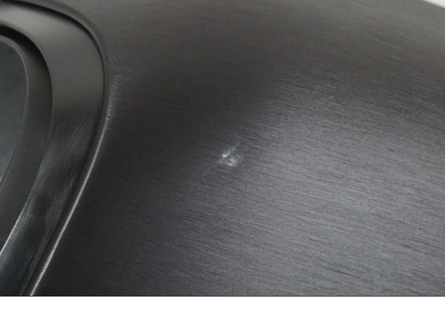 Snett uppifrån på Vattenkylkåpa från en Ducati Diavel V4 -2023 motorcykel.