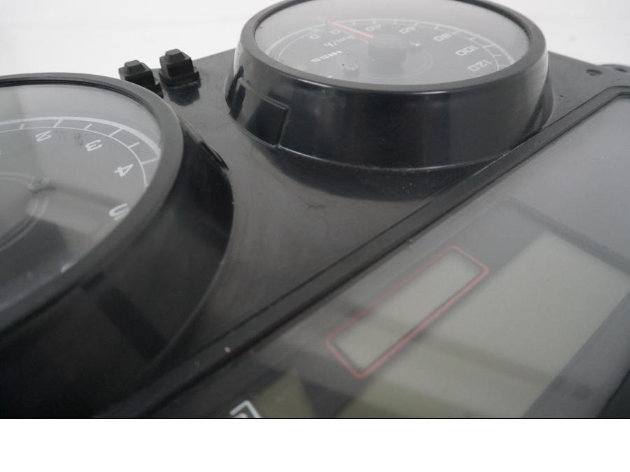 Extrabild1 på Instrumentpanel från en Honda XL 1000 V -2008 motorcykel.