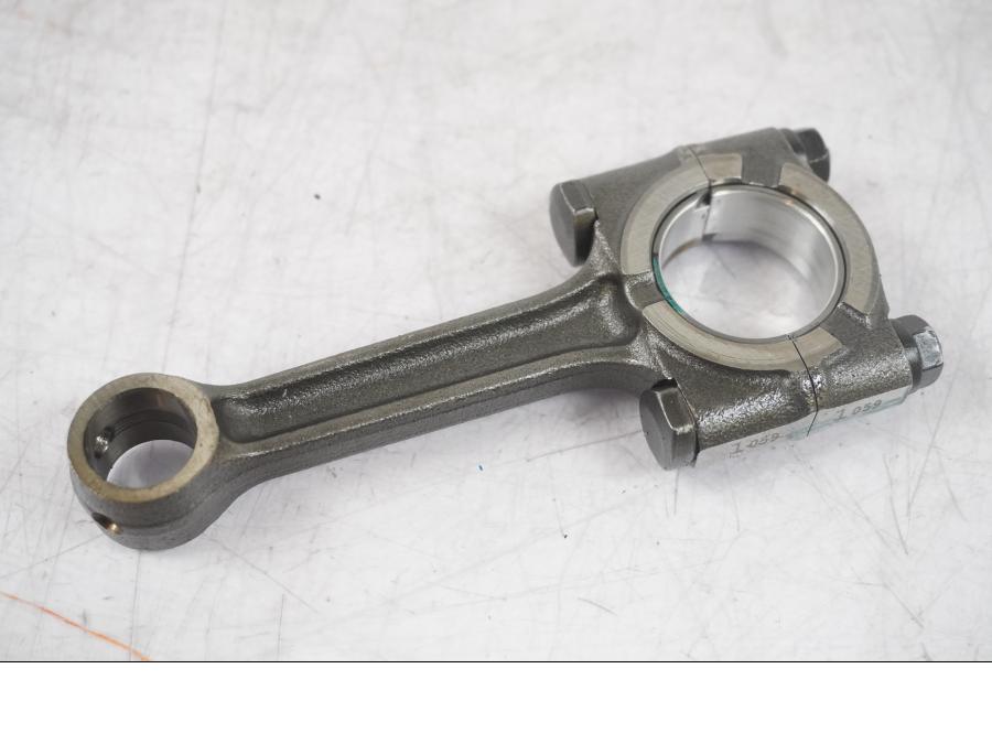 Framsidan på Vevstake från en KTM 125 Duke -2017 motorcykel.