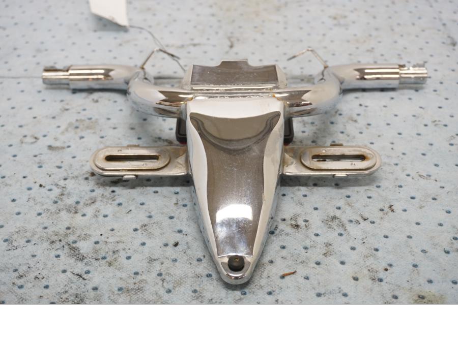 Framsidan på Blinkersfäste från en Yamaha XV 1600 -1999 motorcykel.