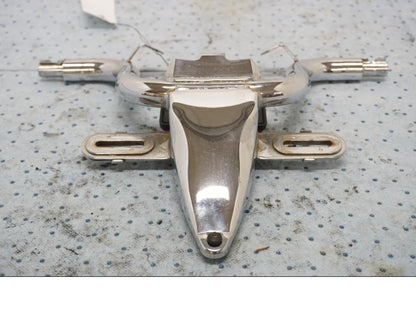 Framsidan på Blinkersfäste från en Yamaha XV 1600 -1999 motorcykel.