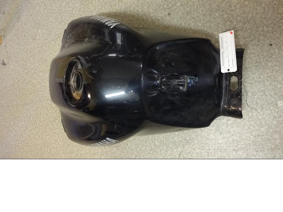 Vänster sida på Bensintank från en Yamaha TDM 850 -1998 motorcykel.