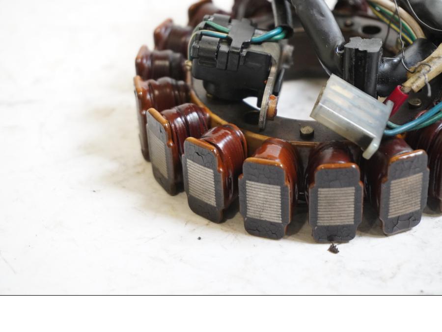 Baksidan på Generator från en Yamaha XTZ 750 -1989 motorcykel.