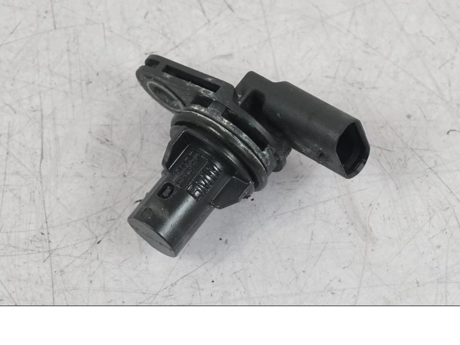 Framsidan på Vevaxelsensor från en BMW R 1250 GS -2023 motorcykel.