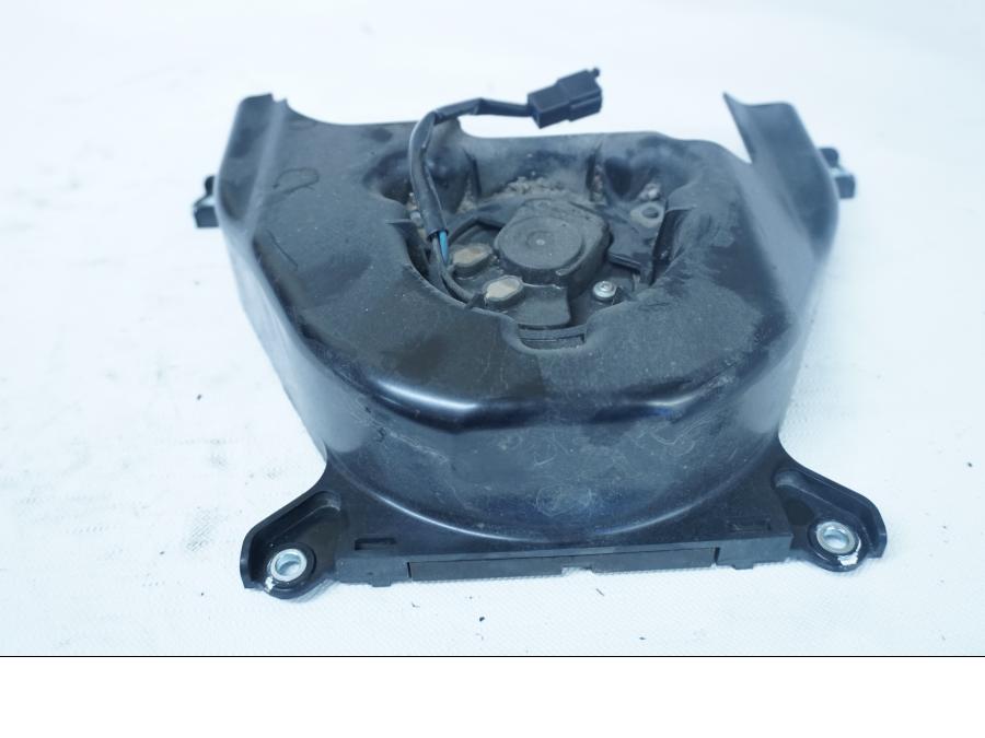 Framsidan på Vattenkylfläkt från en Kawasaki Ninja 650 -2018 motorcykel.