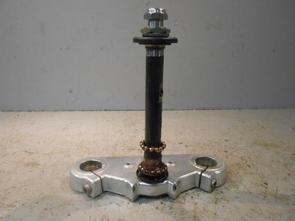 Höger sida på Gaffelkrona från en Triumph Speedmaster -2010 motorcykel.