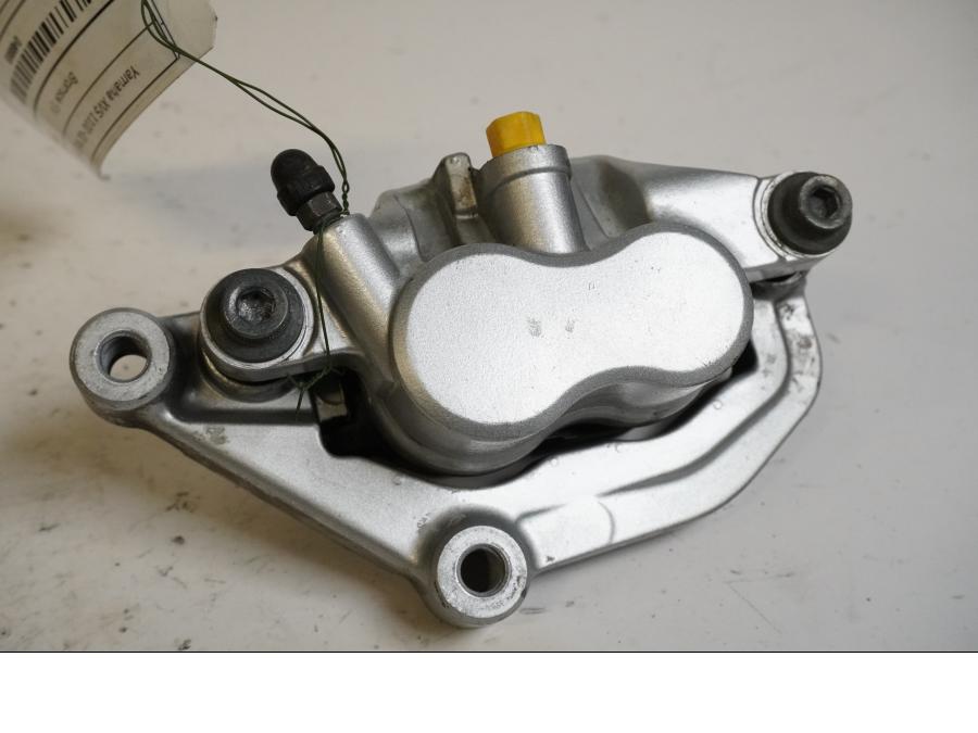 Framsidan på Bromsok från en Yamaha XVS 1100 -2002 motorcykel.