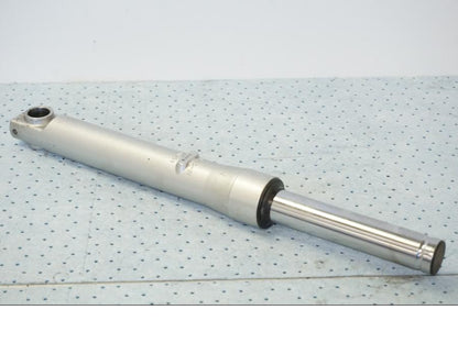 Baksidan på Gaffelben från en Honda SH 300 A -2011 scooter.