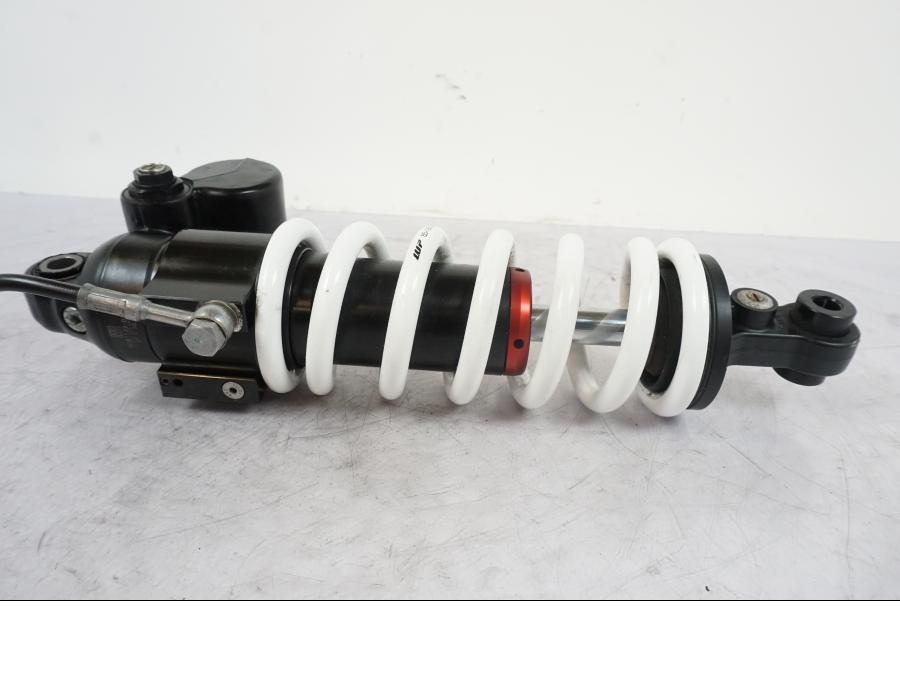 Vänster sida på Stötdämpare från en KTM 1290 Super Duke R -2021 motorcykel.