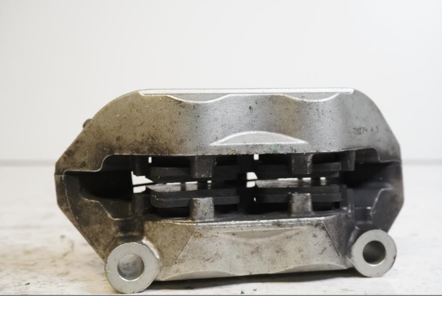 Höger sida på Bromsok från en KTM 690 Duke -2008 motorcykel.