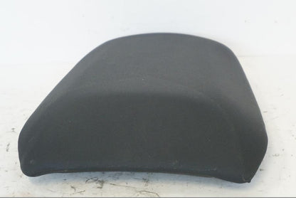 Snett uppifrån på Sadel från en Kawasaki ER-6N -2012 motorcykel.