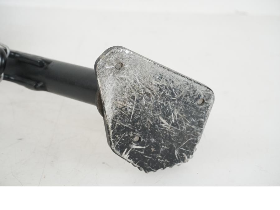 Snett uppifrån på Sidostöd från en BMW F 750 GS -2019 motorcykel.