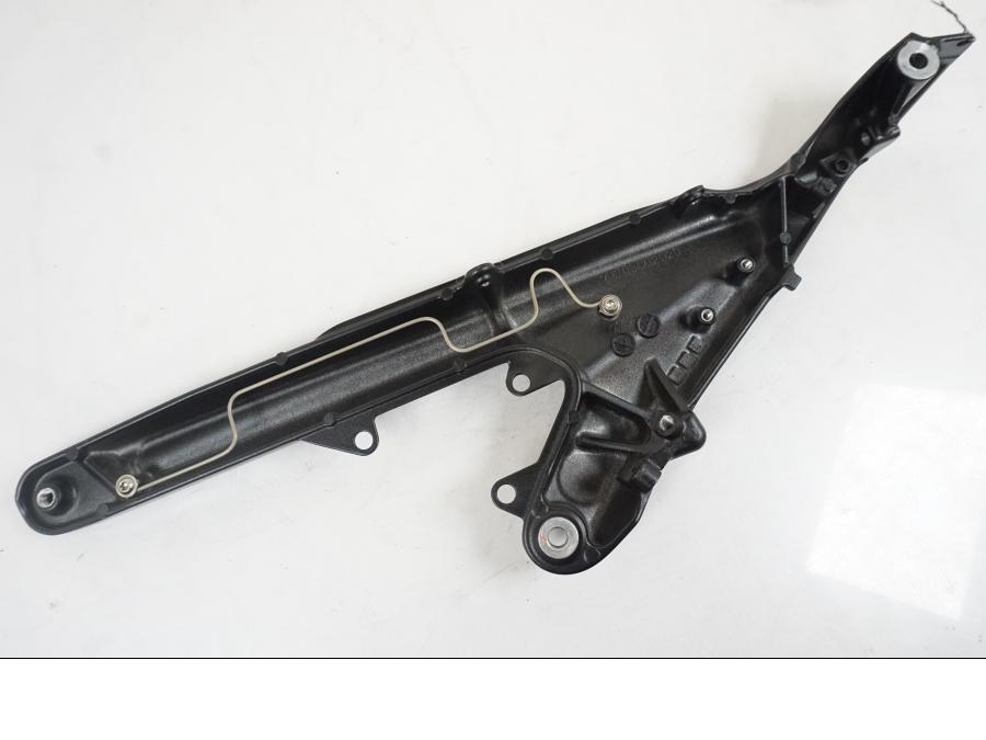 Vänster sida på Bakram från en KTM 1290 Super Duke R EVO -2023 motorcykel.