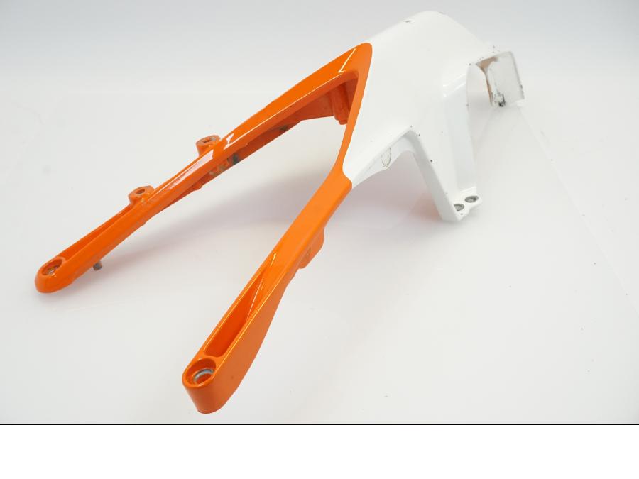 Baksidan på Bakram från en KTM 690 Duke -2012 motorcykel.