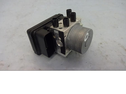 Framsidan på ABS Modulator från en Kawasaki Z 1000 -2018 motorcykel.