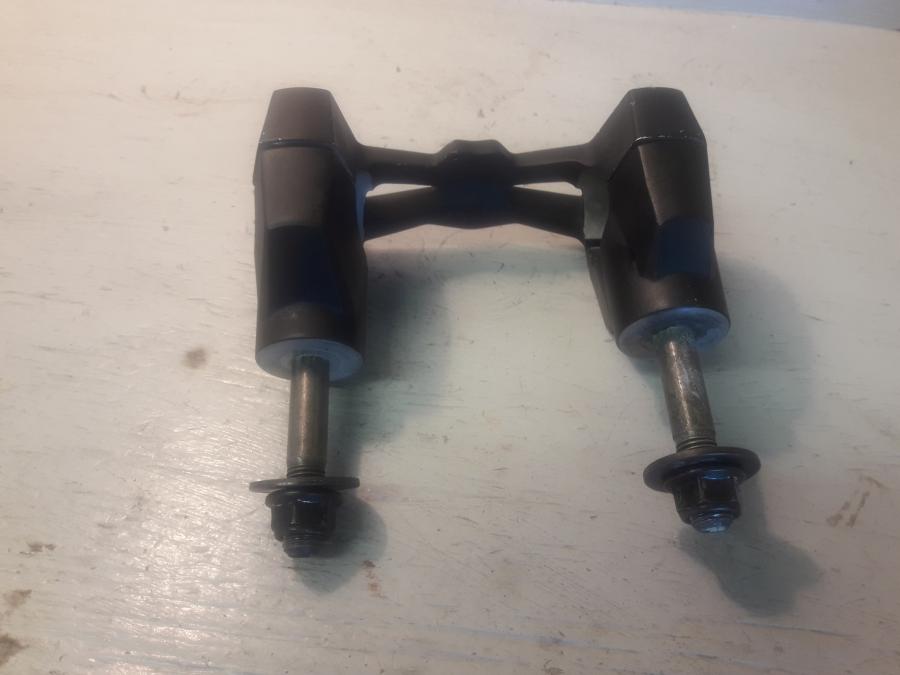 Baksidan på Styrfäste från en Yamaha MT 125 -2017 motorcykel.