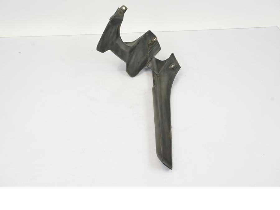 Snett uppifrån på Kedjeskydd från en Yamaha MT-07 -2018 motorcykel.