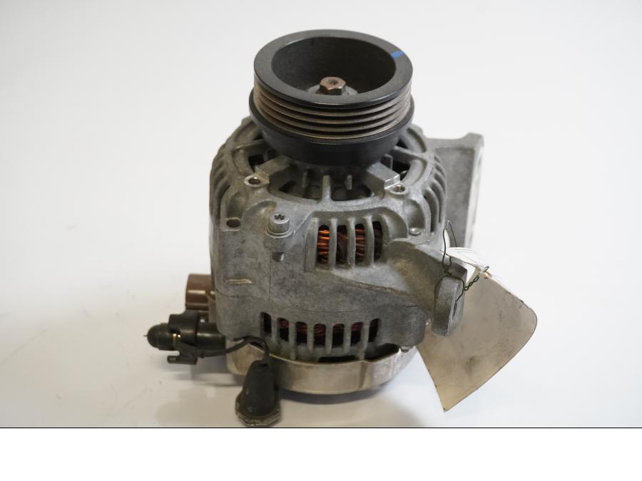 Framsidan på Generator från en BMW R 1200 R -2007 motorcykel.