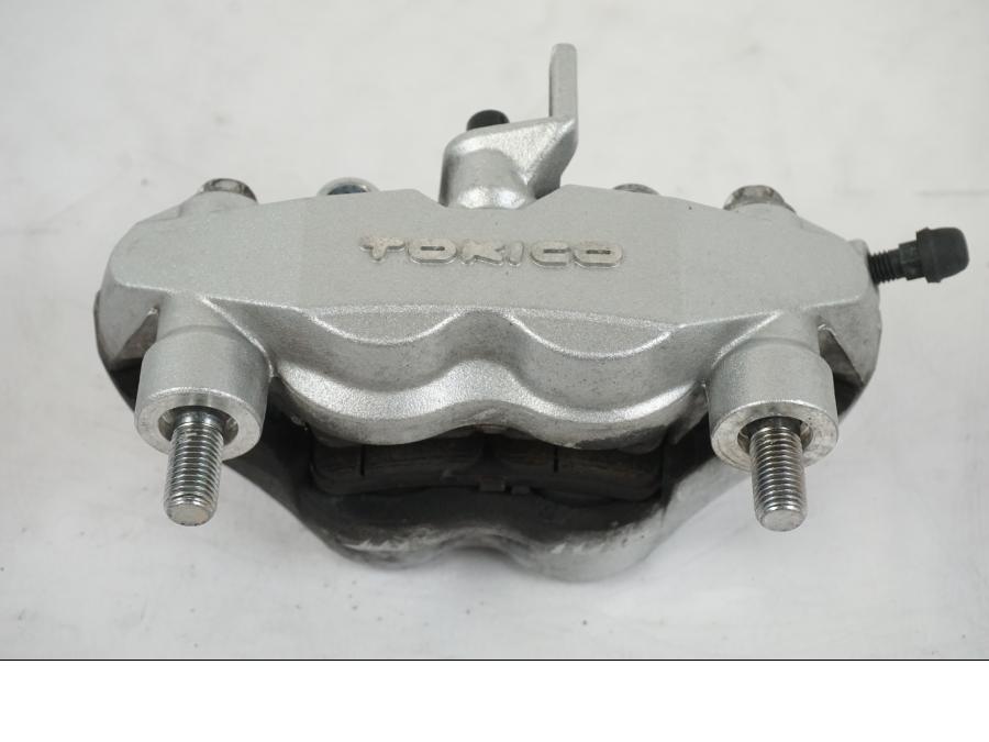 Baksidan på Bromsok från en Suzuki VZR 1800 -2009 motorcykel.