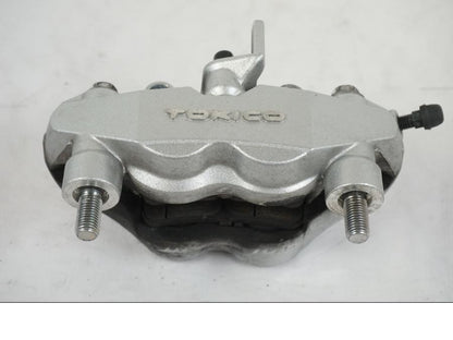 Baksidan på Bromsok från en Suzuki VZR 1800 -2009 motorcykel.