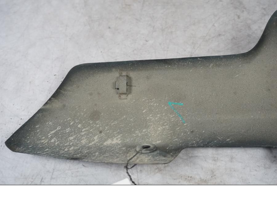 Snett uppifrån på Värmeskydd från en Triumph Tiger Explorer -2016 motorcykel.