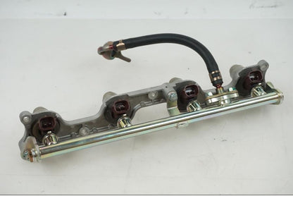 Framsidan på Fuel Rail från en Honda CBR 1000 -2005 motorcykel.