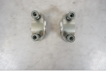 Baksidan på Styrfäste från en KTM 990 Super Duke -2006 motorcykel.