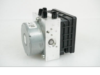 Höger sida på ABS Modulator från en BMW R 1250 GSA -2021 motorcykel.