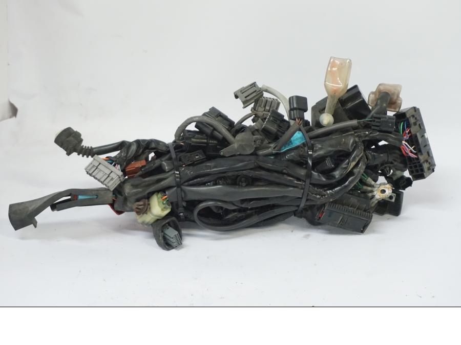 Höger sida på Kabelstam från en Honda CB 500 X -2015 motorcykel.