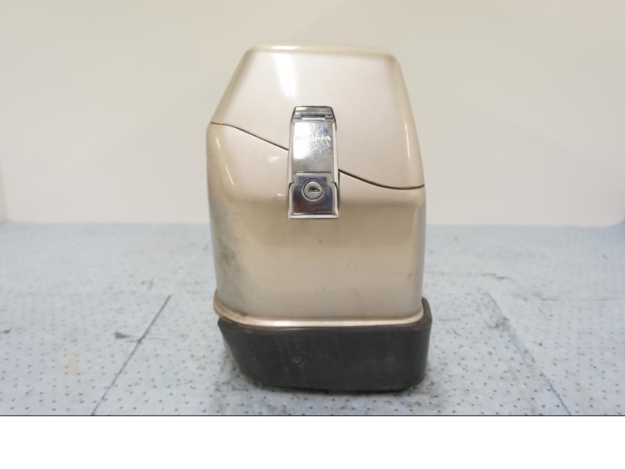 Vänster sida på Sidoväska från en Honda GL 1200 -1987 motorcykel.