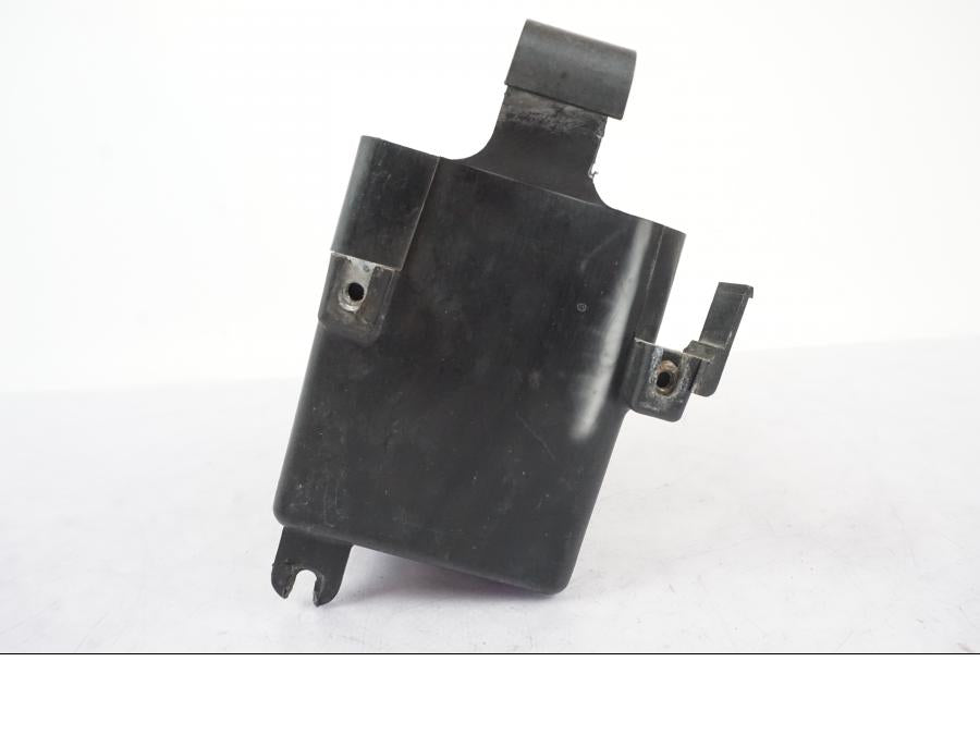 Höger sida på Behållare från en Suzuki GSX 550 EF -1985 motorcykel.