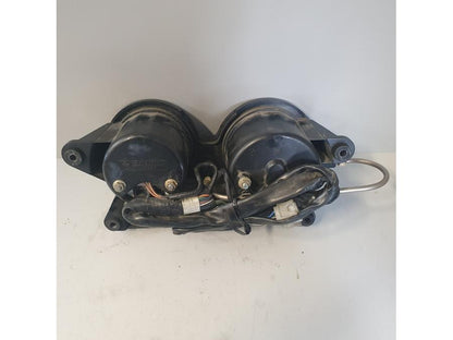 Baksidan på Instrumentpanel från en BMW R 1100 RT -1999 motorcykel.