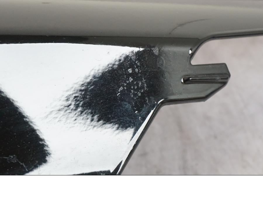 Vänster sida på Bensintankskåpa från en BMW K 1600 GTL -2015 motorcykel.