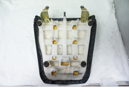 Snett uppifrån på Sadel från en Yamaha YZF 1000 R -1998 motorcykel.