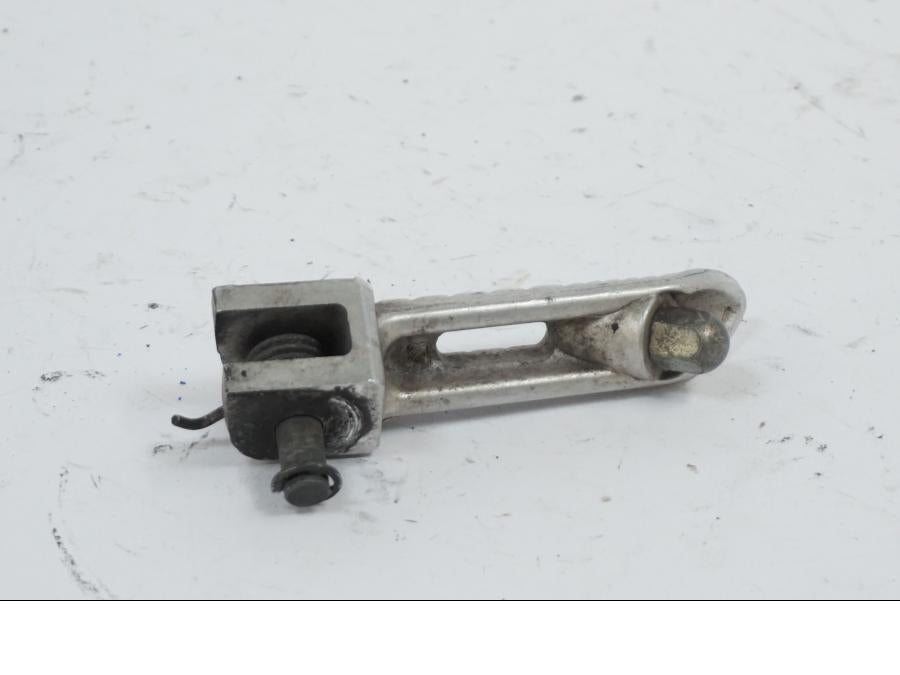 Snett uppifrån på Fotpinne från en Suzuki GSX-R 1000 -2008 motorcykel.