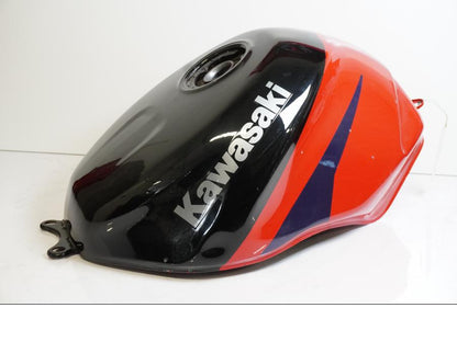 Extrabild1 på Bensintank från en Kawasaki ZX-6R -1998 motorcykel.