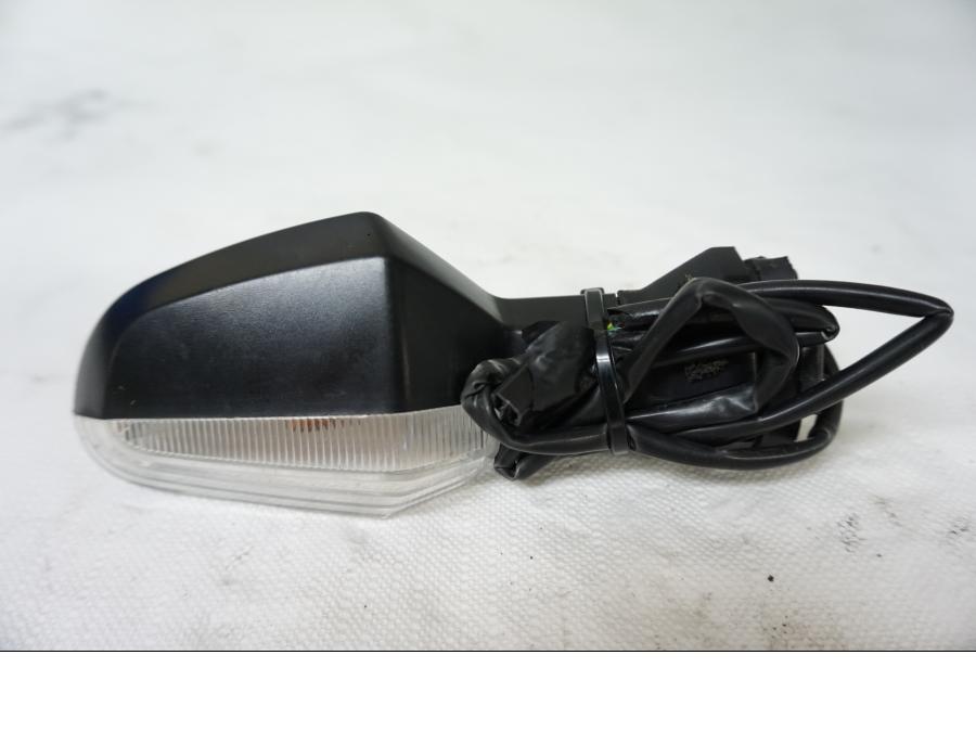 Vänster sida på Blinkers från en Kawasaki Z 800 -2013 motorcykel.