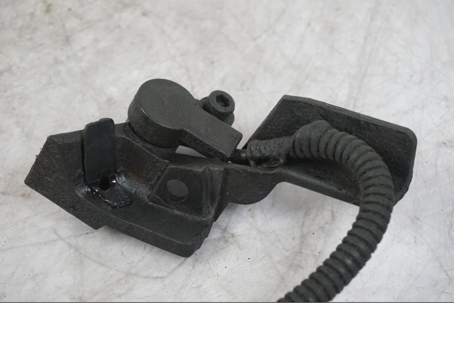 Vänster sida på Sidostödsbrytare från en Buell 1125 R -2008 motorcykel.