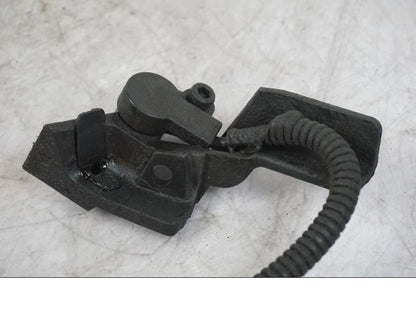 Vänster sida på Sidostödsbrytare från en Buell 1125 R -2008 motorcykel.