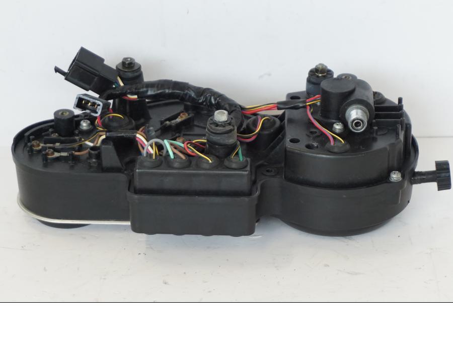 Extrabild2 på Instrumentpanel från en Kawasaki ZR-7 -2001 motorcykel.