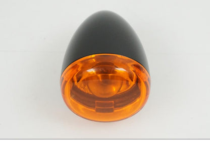 Framsidan på Blinkers från en H-D FLSTSB Softail Cross Bones -2011 motorcykel.