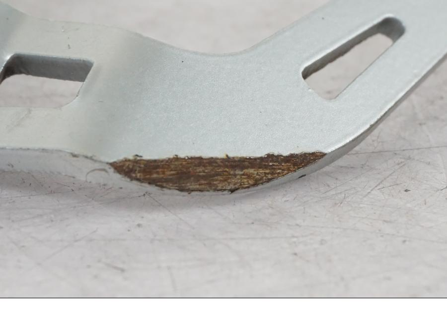 Snett uppifrån på Bromspedal från en BMW R 1200 GSA -2012 motorcykel.