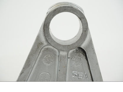 Vänster sida på Bromsoksfäste från en Yamaha XJR 1300 -2002 motorcykel.