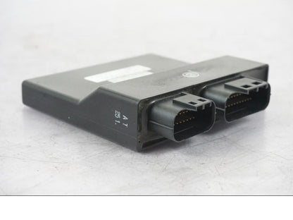 Vänster sida på CDI / ECU från en Kawasaki ER-6N -2016 motorcykel.