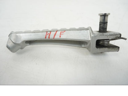 Baksidan på Fotpinne från en Triumph Speed Triple -2009 motorcykel.