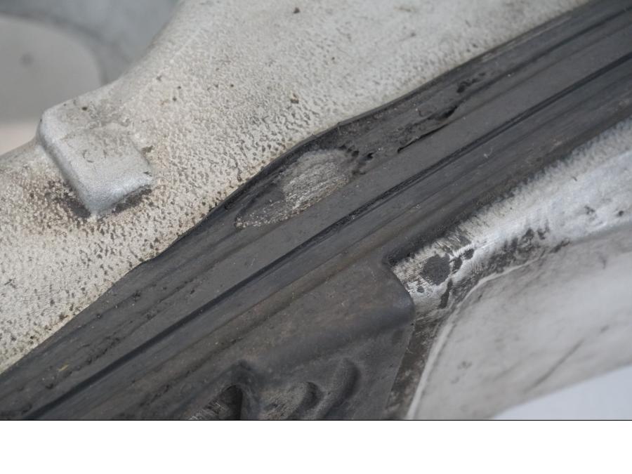 Höger sida på Sving från en Triumph TT 600 -2002 motorcykel.