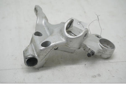 Framsidan på Fotpinnefäste från en KTM 690 SMCR -2016 motorcykel.