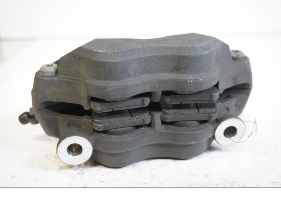 Höger sida på Bromsok från en Kawasaki ZX-10R -2007 motorcykel.