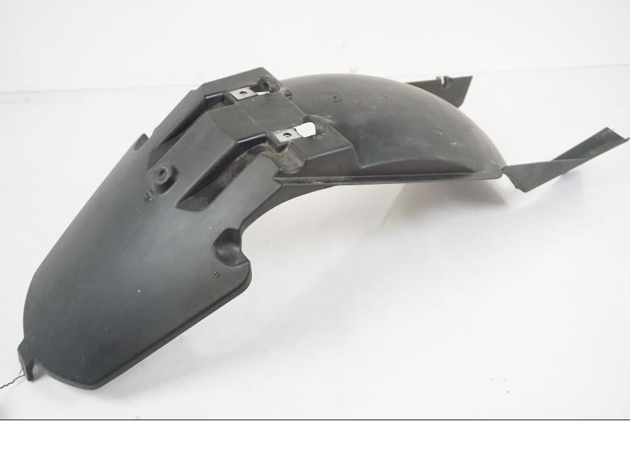 Framsidan på Bakskärm från en BMW F 650 CS -2002 motorcykel.