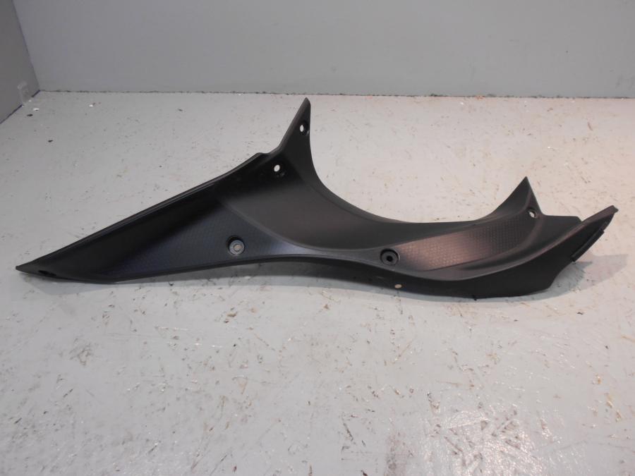 Framsidan på Toppkåpsinsida från en Kawasaki Ninja H2 -2018 motorcykel.